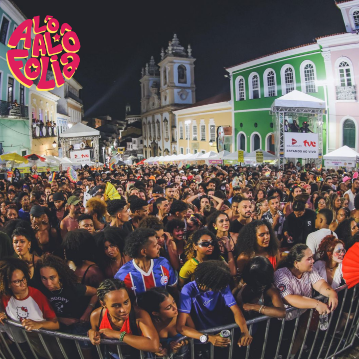 Pelourinho reúne 10 mil pessoas e lota no sábado de Carnaval