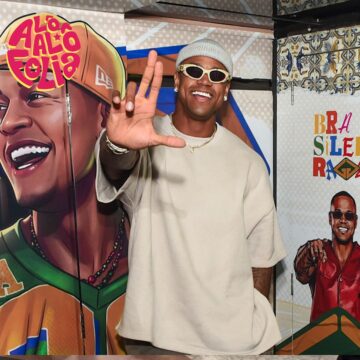 Léo Santana chega ao circuito Barra-Ondina para comandar trio sem cordas no Carnaval de Salvador