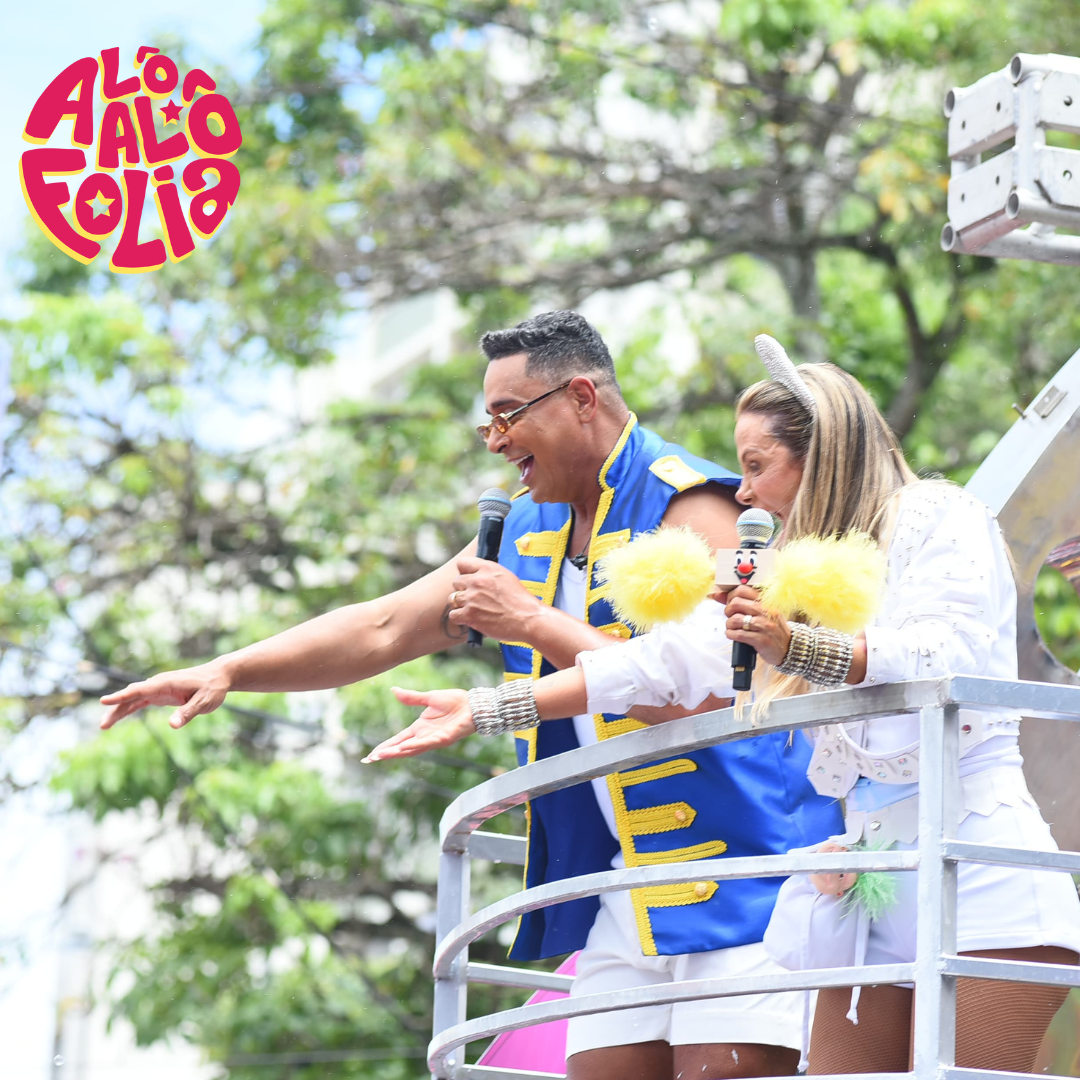 Xanddy sobe no trio e canta na despedida de Carla Perez do Algodão Doce no Carnaval de Salvador