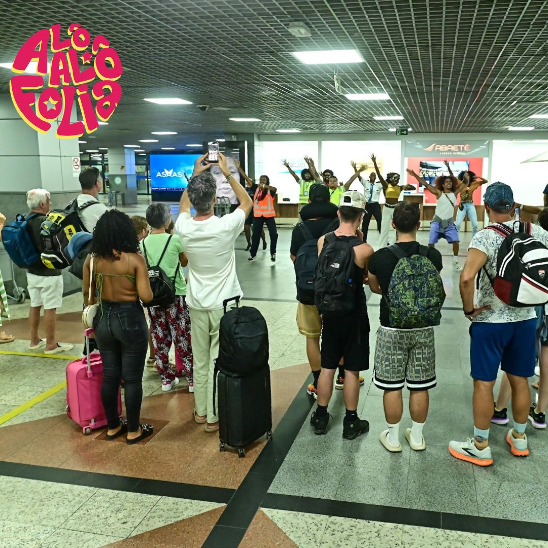Receptivo no Aeroporto de Salvador celebra o samba e dá boas-vindas aos turistas para o Carnaval 2026 a partir desta quarta