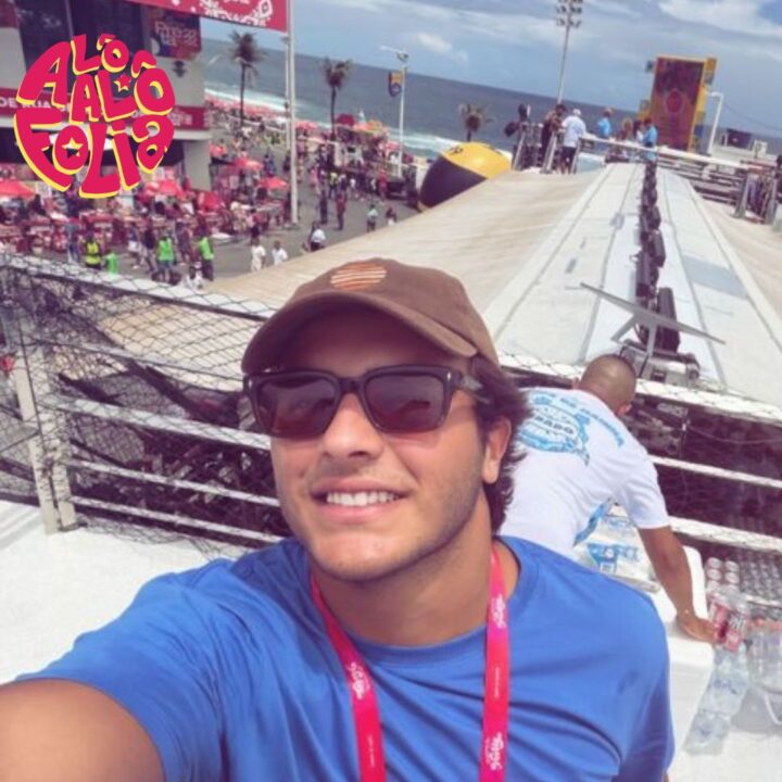 Marcelo Sangalo posta clique em cima do trio, pronto para a apresentação de Ivete na Barra