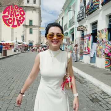 Em Salvador, Klara Castanho abre álbum de fotos no Pelourinho