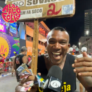 Ambulante inova e vende ‘desodorante no suvaco’ por R$ 2 no Carnaval de Salvador
