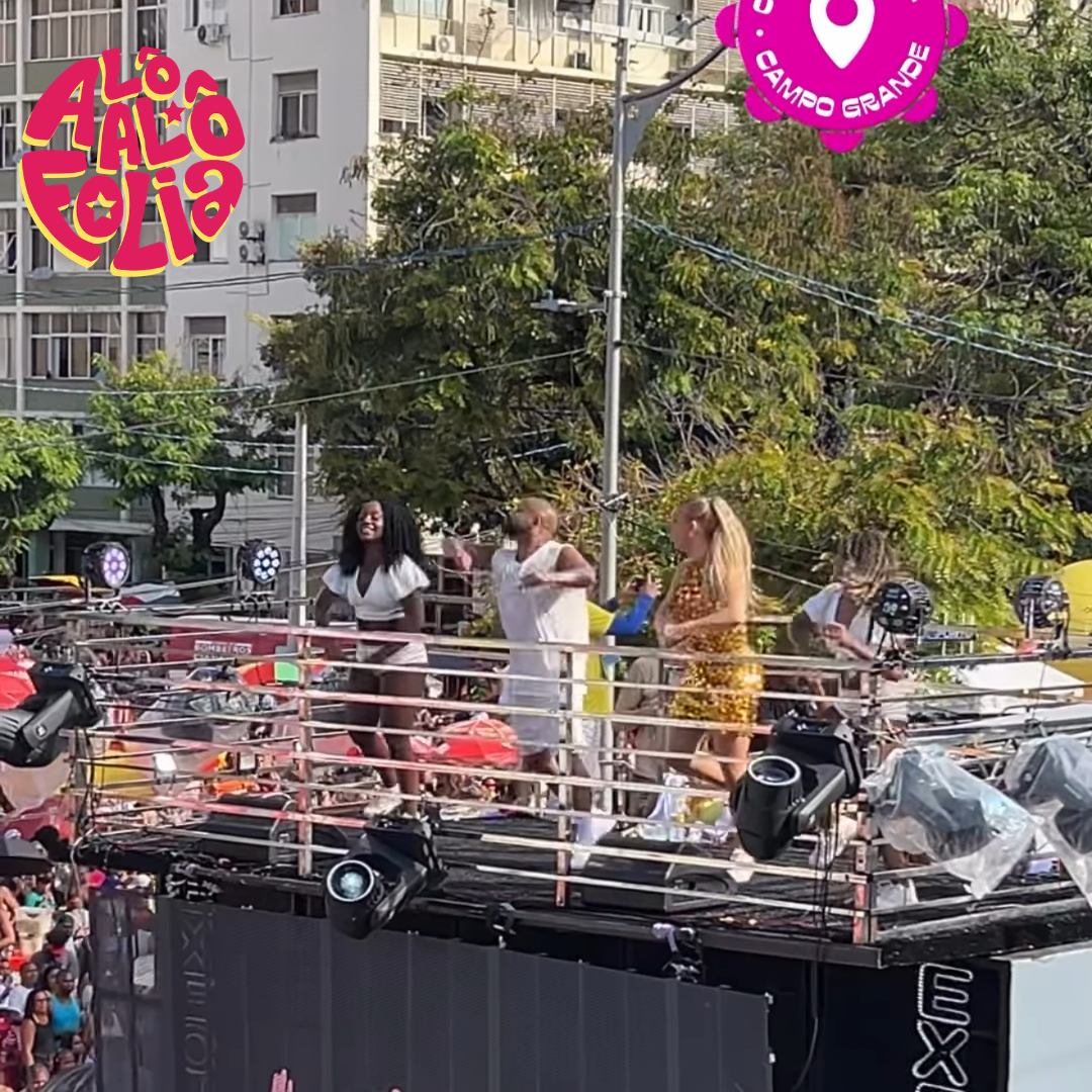 Sheila Mello dança com o É o Tchan no Carnaval de Salvador