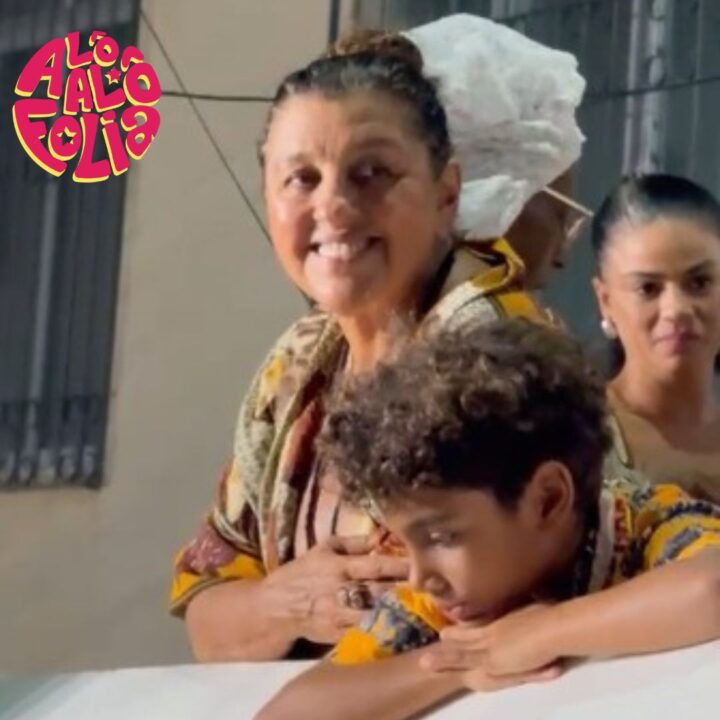 Regina Casé leva família para prestigiar Ilê Aiyê no Curuzu: ‘Beleza estonteante’
