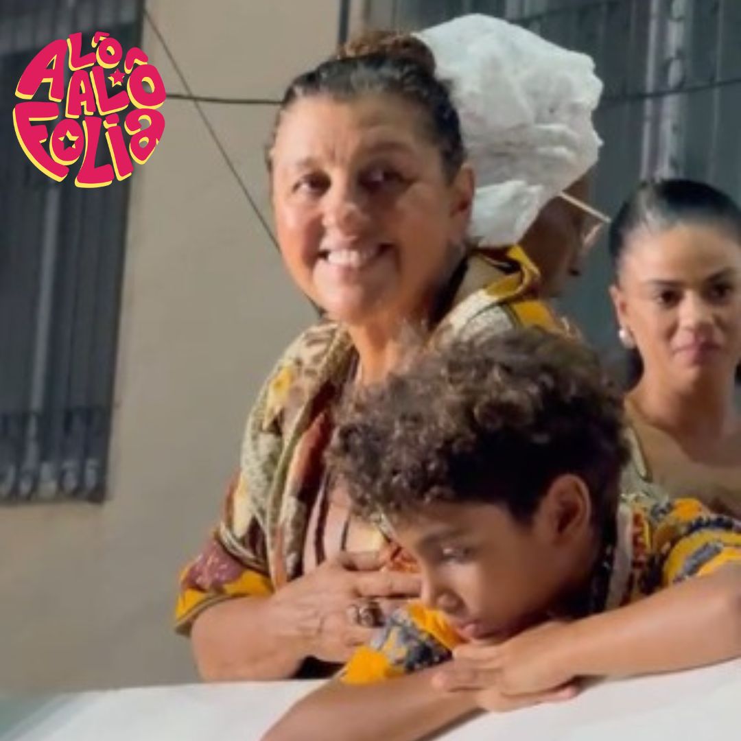 Regina Casé leva família para prestigiar Ilê Aiyê no Curuzu: ‘Beleza estonteante’