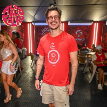 No Carnaval de Salvador, João Vicente celebra sucesso de ‘Não Importa’