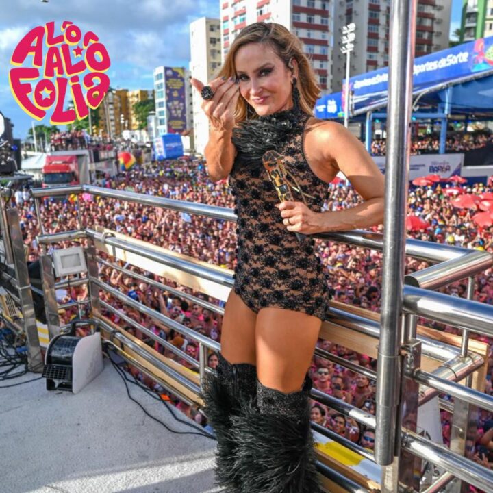 Claudia Leitte se emociona ao ver Gilberto Gil no Carnaval de Salvador: ‘Você sabe que eu te amo’