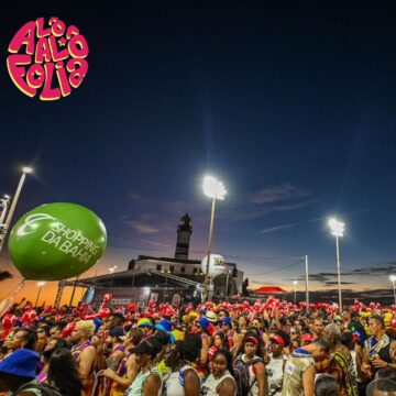 Problema em trio atrasa desfile de blocos no Circuito Barra-Ondina