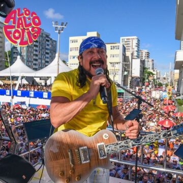 Abadá do Camaleão de 2026 traz releitura de primeira mortalha produzida para o bloco; veja como será