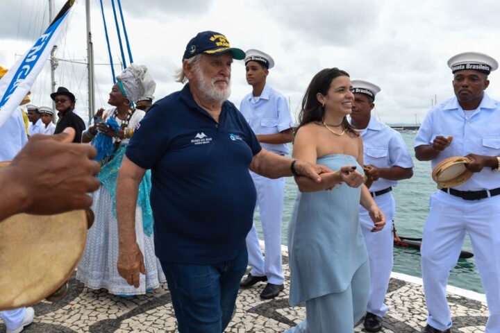 Aos 83 anos, Aleixo Belov retorna a Salvador após sexta volta ao mundo