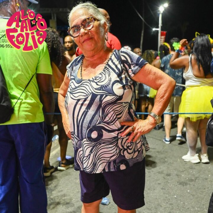 Aposentada baiana de 75 anos curte shows do Fuzuê em meio à multidão: “Enquanto puder e tiver forças, estarei aqui”