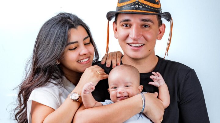 Após declaração pública de João Gomes, Ary Mirelle fala sobre vida a dois