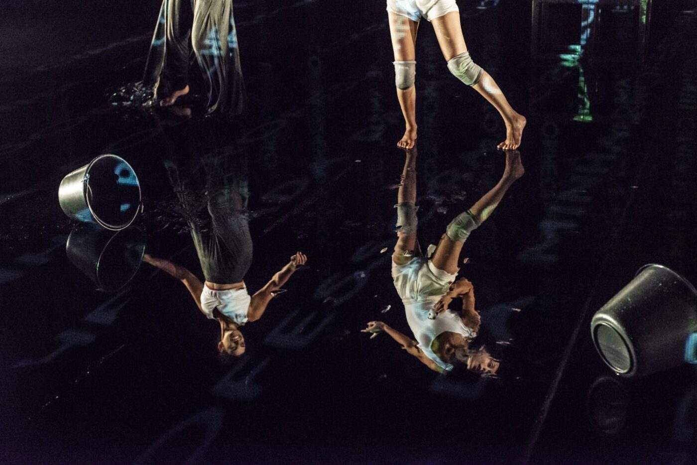 Espetáculo bilíngue apresenta montagem gratuita no Rio Vermelho