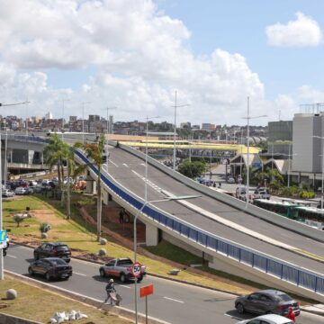 Viaduto José Linhares completa um mês e melhora trânsito em Salvador