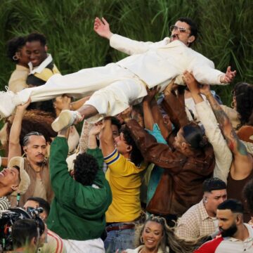 Após Super Bowl, Bad Bunny registra alta de 426% nas reproduções no Spotify no Brasil