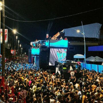 BaianaSystem arrasta multidão no encerramento do Furdunço 2026
