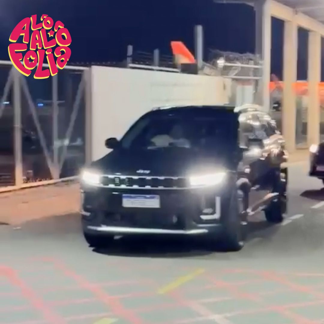 Bruna Marquezine e Shawn Mendes desembarcam sob esquema especial em Salvador; veja vídeo