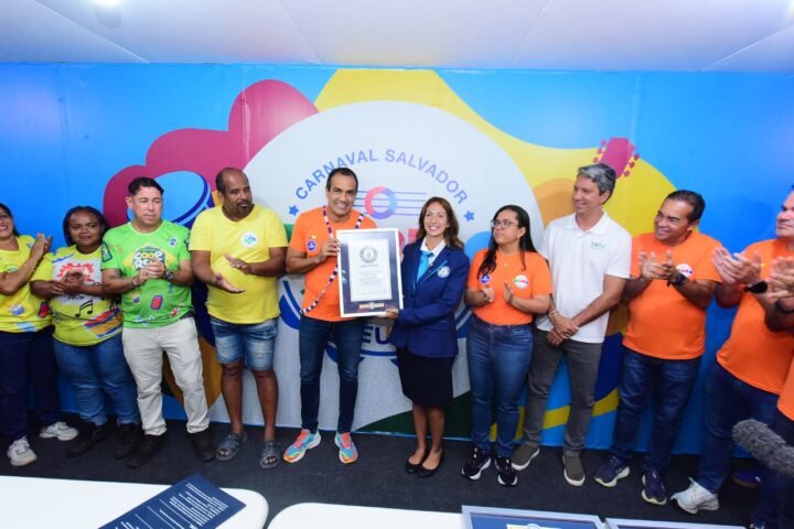 Carnaval de Salvador entra para o Guinness com maior ação de reciclagem de latinhas do mundo