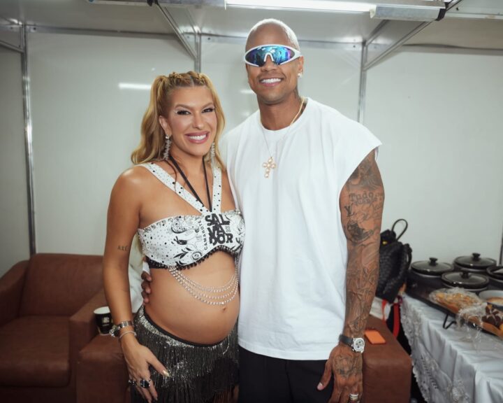 Léo Santana se declara a Lore Improta após vitória com a Viradouro: ‘Você tem o primeiro lugar sempre’