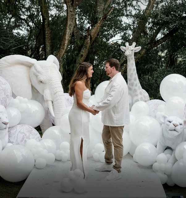 Luma César e Ed Beccle fazem chá revelação e descobrem sexo do primeiro filho