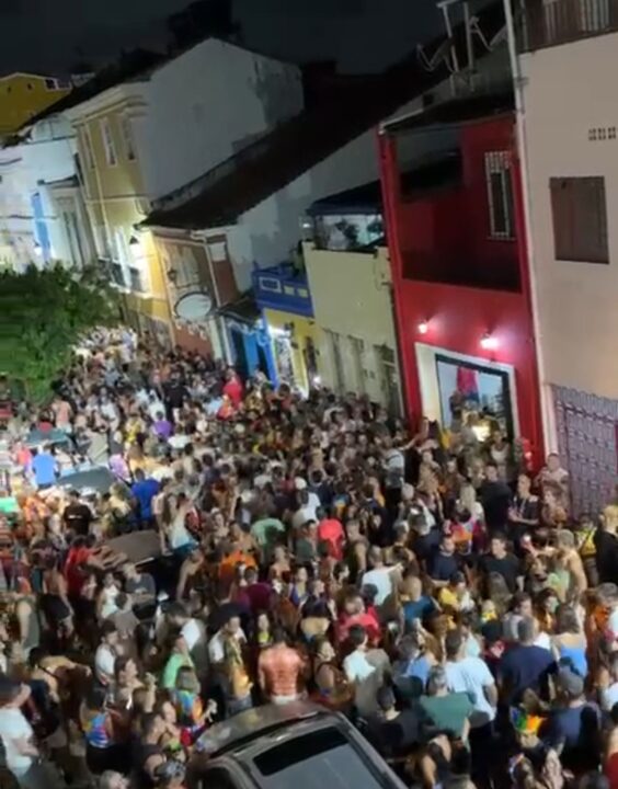 Santo Antônio Além do Carmo retoma pré-carnaval com foco na tradição sem cordas