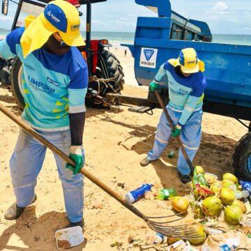 Prefeitura de Salvador intensifica limpeza das praias durante a festa de Iemanjá