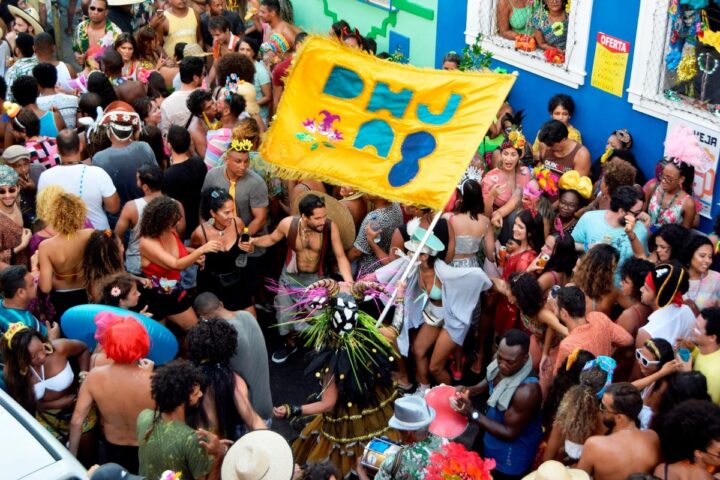 Bloco De Hoje a Oito homenageia o samba reggae em pré-Carnaval no Santo Antônio Além do Carmo