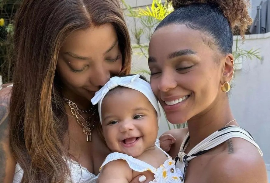 Brunna Gonçalves brinca sobre perrengue com a filha Zuri: “Tivemos que tirar”