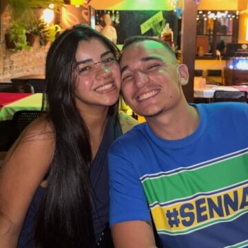 Ary Mirelle curte jantar romântico com João Gomes e brinca: “O gato me chamou”