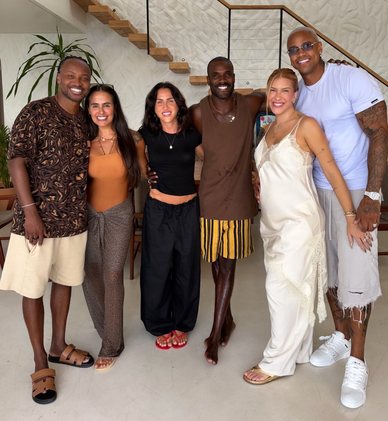 Lore Improta e Léo Santana encontram Carol Peixinho e Thiaguinho no Rio