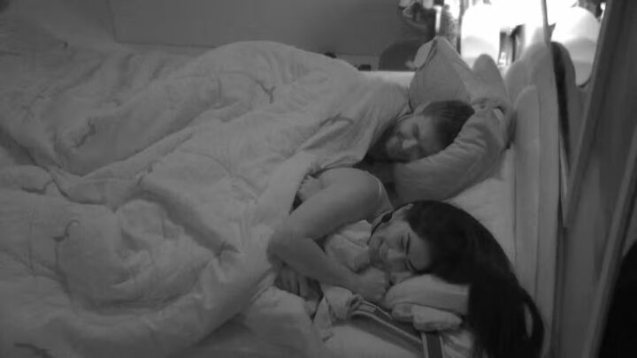 Clima de proximidade marca madrugada entre Jonas Sulzbach e Marciele no BBB 26