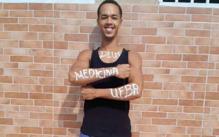 Aos 19 anos, estudante egresso de escola pública conquista vaga em Medicina na UFBA