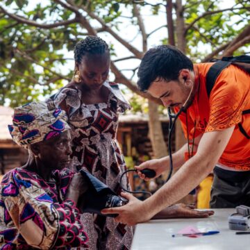 Estudantes de Medicina da Bahia participam de expedição humanitária na África