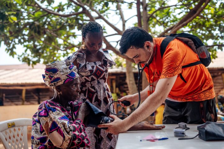 Estudantes de Medicina da Bahia participam de expedição humanitária na África