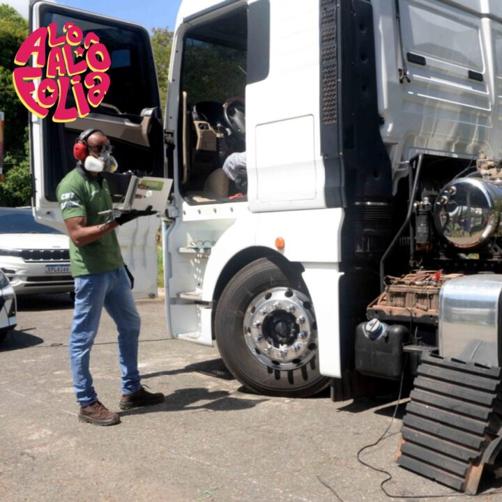Fiscalização mede emissão de poluentes de trios elétricos e veículos usados no Carnaval de Salvador