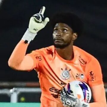 Corinthians empata no fim, elimina a Portuguesa nos pênaltis e vai à semi do Paulistão; veja gols e pênaltis