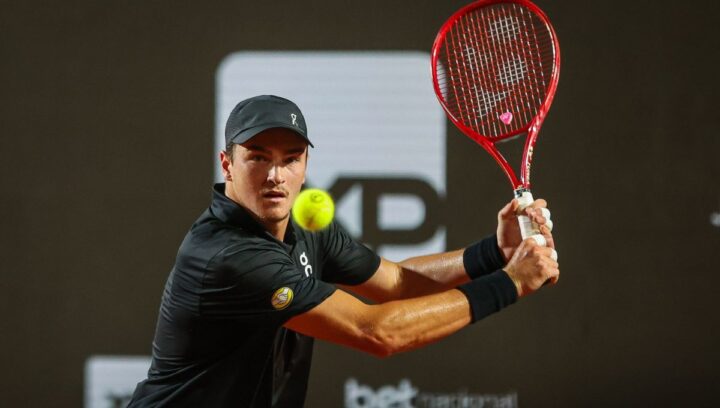 João Fonseca sofre virada, perde para Ignacio Buse e cai nas oitavas do Rio Open. Veja melhores momentos