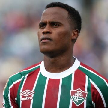 Palmeiras oferece R$ 154 milhões por John Arias e aguarda resposta