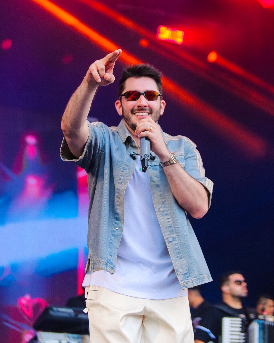 Jonas Esticado encerra maratona de 10 shows no Carnaval