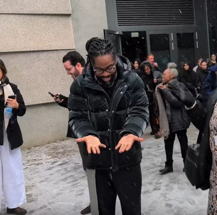 Lázaro Ramos abre álbum na Alemanha e se encanta com a neve: ‘Confete de Carnaval’
