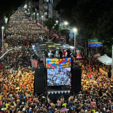 BaianaSystem arrasta multidão no Campo Grande no Carnaval de Salvador 2026