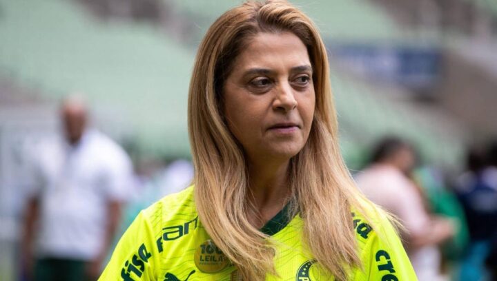 “Memphis errou porque chutou mal e ponto!”; Leila defende Andreas após polêmica no Dérbi