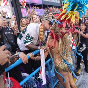 Beijão, show e desfile: Lore Improta e Léo Santana curtem juntos a Sapucaí