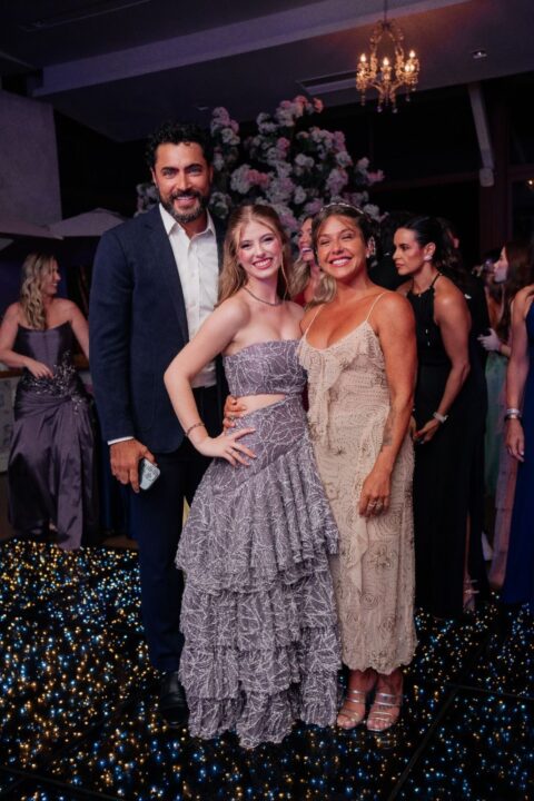 Lorena Queiroz celebra 15 anos em festa digna de conto de fadas no interior de SP