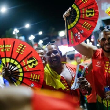 Público LGBTQIA+ movimenta R$ 810 milhões no Carnaval de Salvador 2026