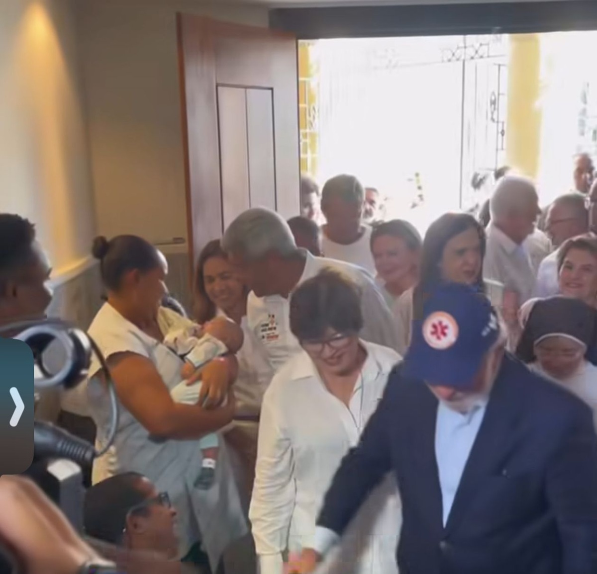 Lula desembarca em Salvador, visita Obras Sociais Irmã Dulce e anuncia pacote de investimentos em saúde na Bahia