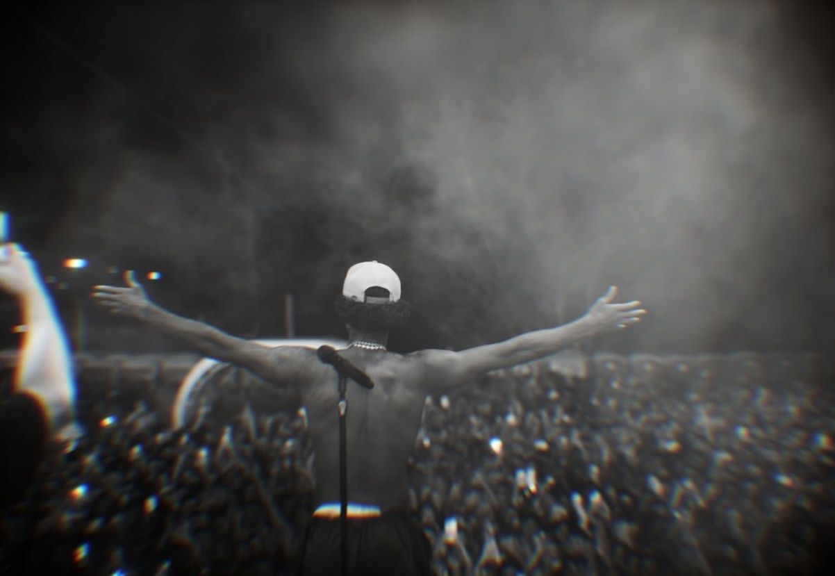 Aos 31 anos, MC Livinho se afasta dos palcos para cuidar da saúde