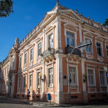 Universidade Federal da Bahia avança em tratativas para restaurar prédio histórico da Medicina