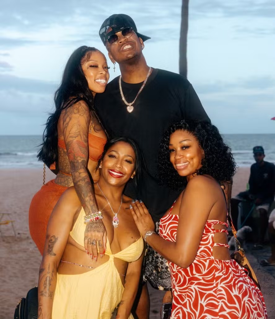 Ne-Yo curte Brasil com três namoradas após shows em Salvador e Olinda
